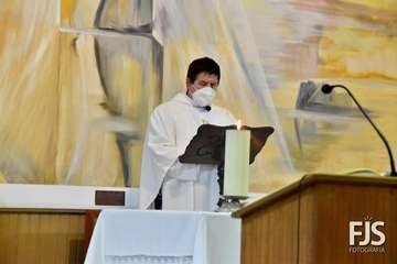  Decenas de fieles rinden pleitesía a San Antonio de Padua en Clavellinas/Francisco Javier Santana.